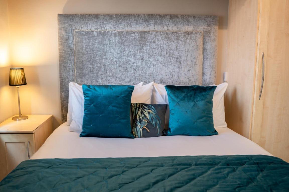 Perfectly Located Central Chester Town House -2Br エクステリア 写真