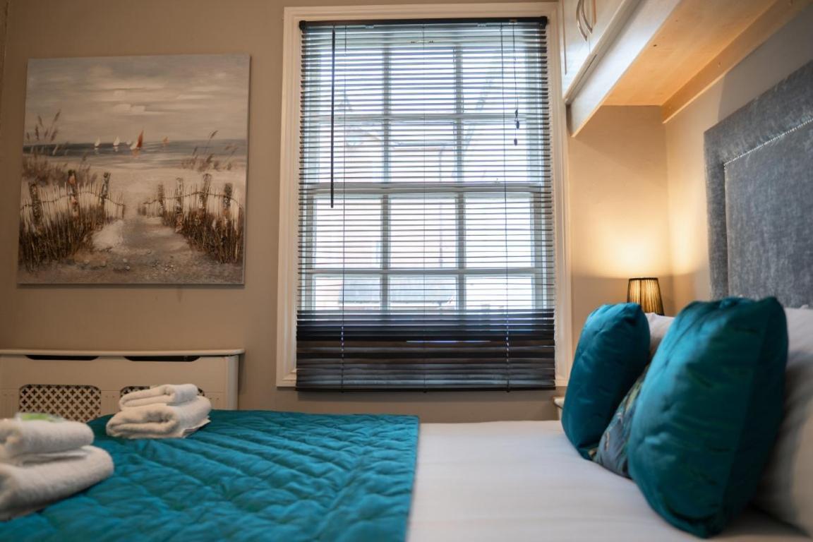 Perfectly Located Central Chester Town House -2Br エクステリア 写真
