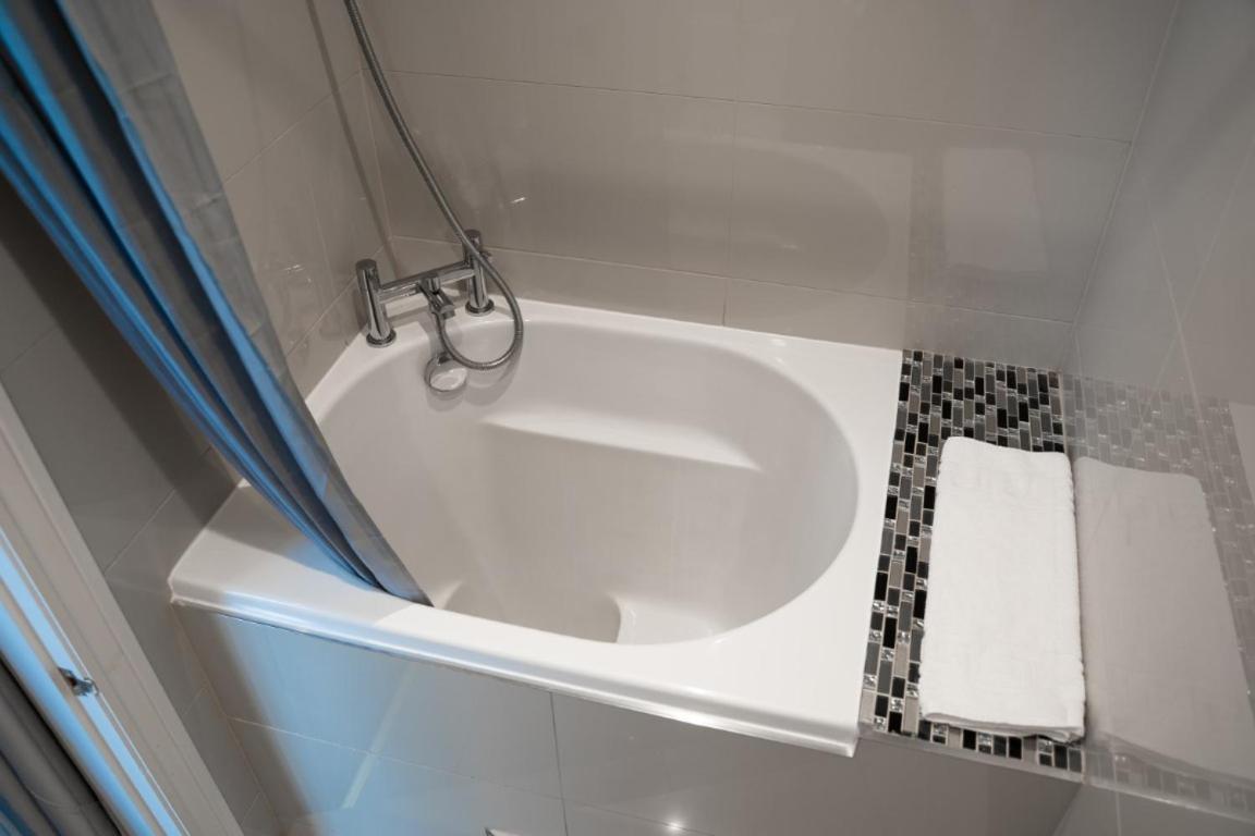 Perfectly Located Central Chester Town House -2Br エクステリア 写真