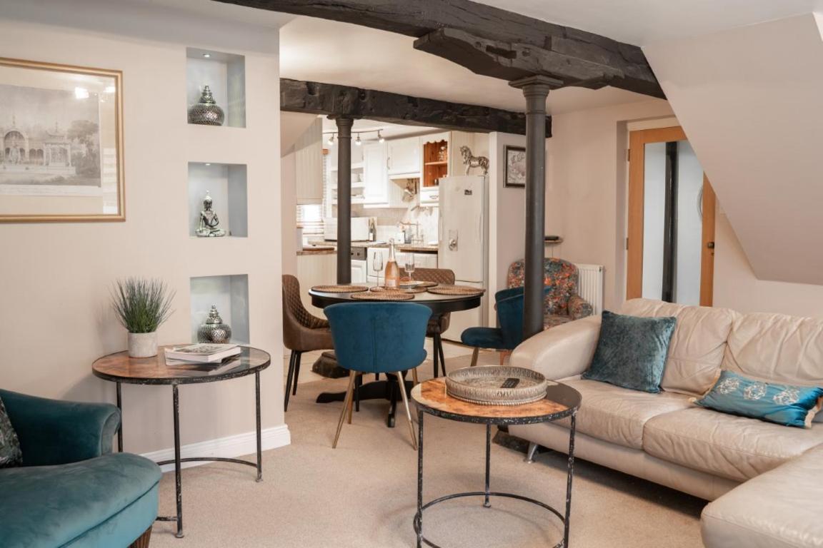 Perfectly Located Central Chester Town House -2Br エクステリア 写真