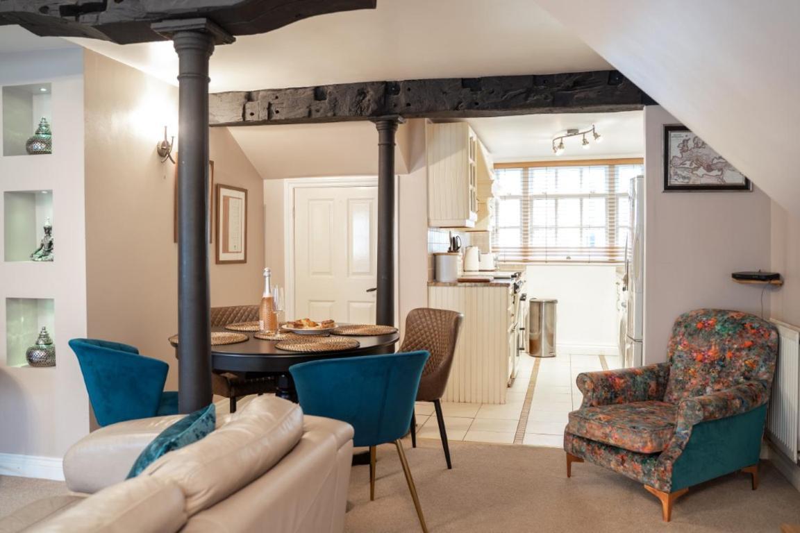 Perfectly Located Central Chester Town House -2Br エクステリア 写真